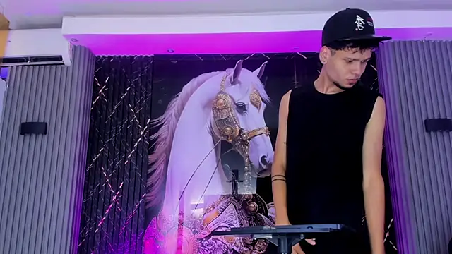 Iam Steven online show from December 15, 5:17 pm