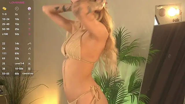 ellliefrost online show from November 12, 5:30 am