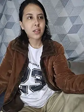 Snapshot of scarletoficial chatting on June 12, 12:42 am scarletoficial online show from June 12, 12:42 am