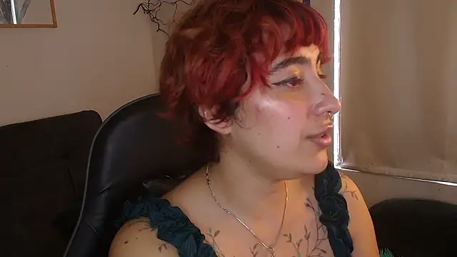 Snapshot of Miacatsito3 chatting on February 10, 9:08 pm Miacatsito3 online show from February 10, 9:08 pm