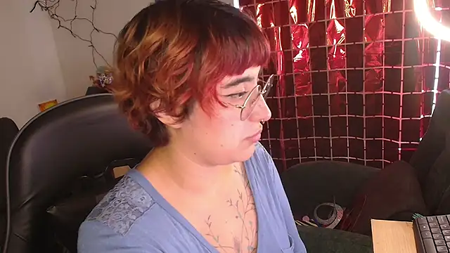 Snapshot of Miacatsito3 chatting on February 19, 10:28 pm Miacatsito3 online show from February 19, 10:28 pm