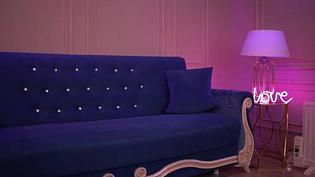 Snapshot of KatieHayes chatting on February 5, 7:18 pm KatieHayes online show from February 5, 7:18 pm