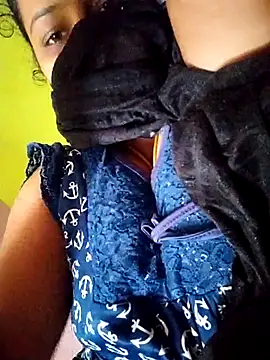 TAMI KAYAL online show from October 25, 10:45 am