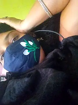 TAMI KAYAL online show from October 31, 7:42 am