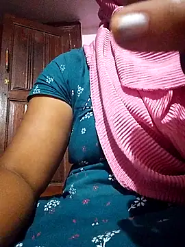 TAMI KAYAL online show from November 6, 5:03 pm