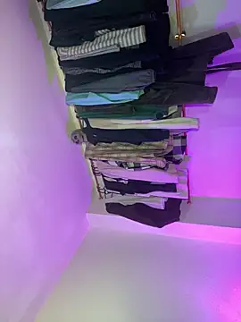 Billie Turner  online show from December 18, 4:18 am