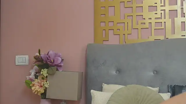 MyaMuse online show from December 5, 8:23 am