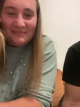 Snapshot of CurvySabrina chatting on October 10, 9:47 pm CurvySabrina online show from October 10, 9:47 pm