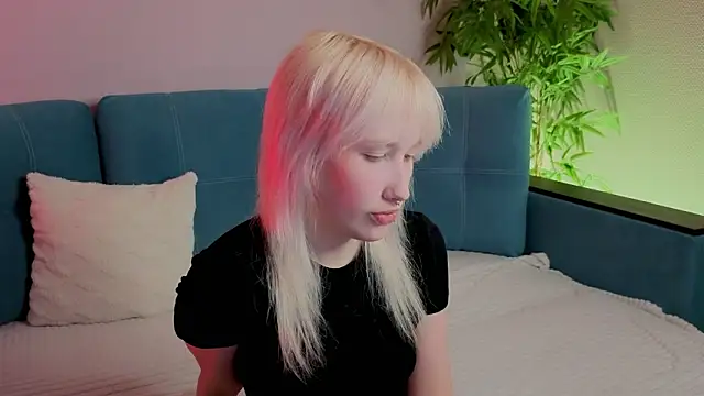 evlica online show from March 17, 2:09 pm