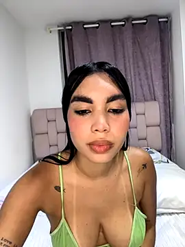 karolaalcendra online show from October 17, 4:15 am