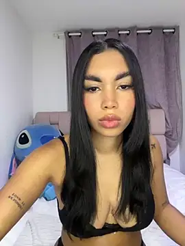 karolaalcendra online show from November 18, 4:17 am