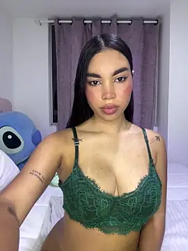 karolaalcendra online show from February 13, 3:24 am