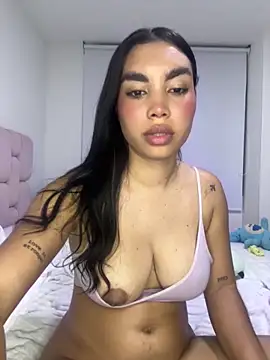 karolaalcendra online show from March 12, 3:34 am