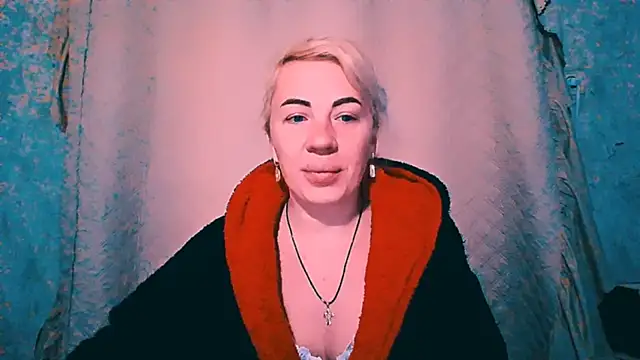 EmmaCat  online show from October 18, 5:10 am