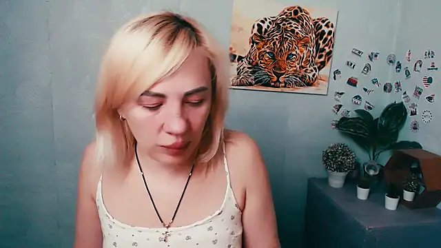 EmmaCat  online show from March 6, 6:10 am