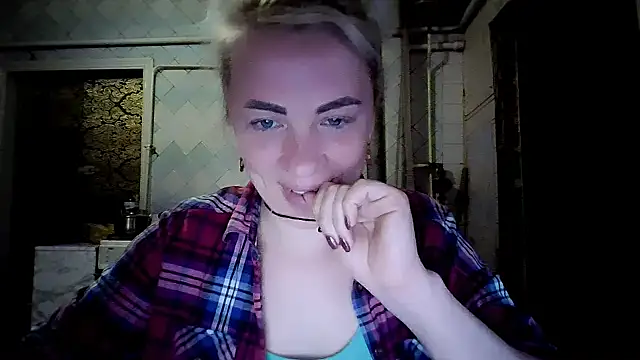 EmmaCat  online show from April 15, 5:14 am