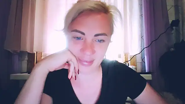EmmaCat  online show from May 20, 5:57 am