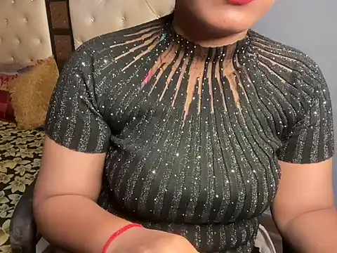 Snapshot of Reena_R chatting on September 13, 12:49 pm Reena R online show from September 13, 12:49 pm