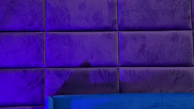 YssabelFox online show from December 15, 2:54 pm