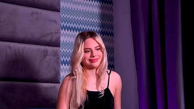 YssabelFox online show from December 18, 2:45 pm