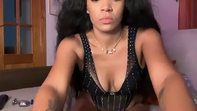 Snapshot of HoneyMaee chatting on September 19, 10:21 pm HoneyMaee online show from September 19, 10:21 pm