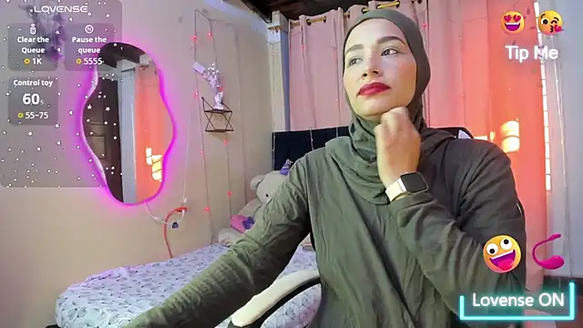 ShanaJamil online show from December 14, 1:05 pm