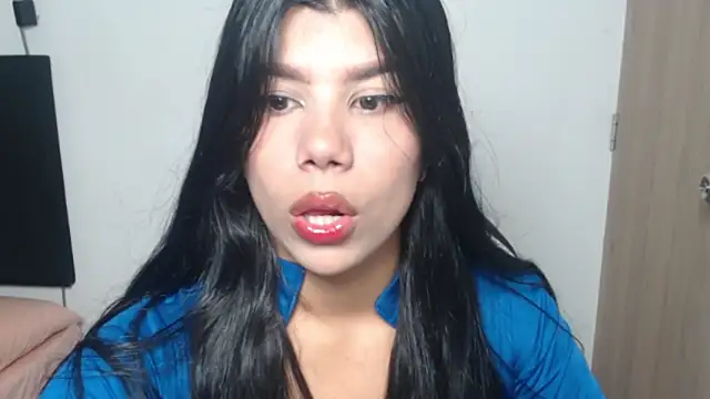 MayaScott11 online show from May 8, 9:03 am