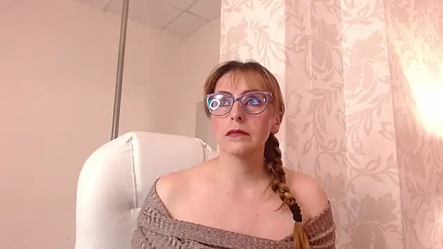 Snapshot of Ava_Raye chatting on September 18, 9:06 pm Ava Raye online show from September 18, 9:06 pm