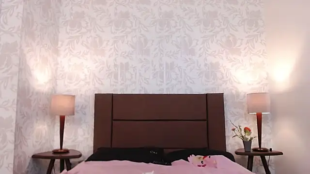 Snapshot of Ava_Raye chatting on December 2, 6:58 pm Ava Raye online show from December 2, 6:58 pm