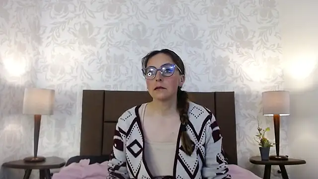 Snapshot of Ava_Raye chatting on December 5, 7:32 pm Ava Raye online show from December 5, 7:32 pm