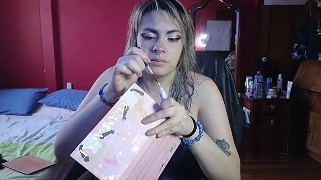 AlissaSpellman online show from December 18, 8:04 pm