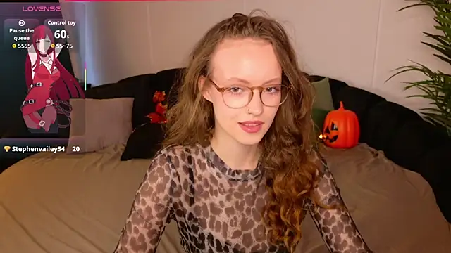 Snapshot of SallyPinkman chatting on October 21, 2:07 pm SallyPinkman online show from October 21, 2:07 pm