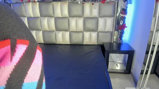 Snapshot of abbiecollins_js chatting on December 20, 4:19 am abbiecollins js online show from December 20, 4:19 am