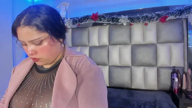 Snapshot of abbiecollins_js chatting on January 6, 3:21 am abbiecollins js online show from January 6, 3:21 am