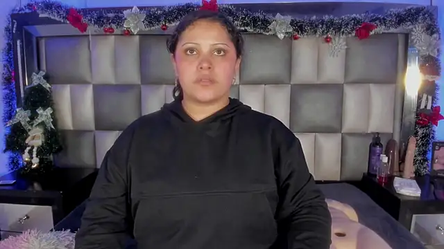 Snapshot of abbiecollins_js chatting on January 7, 4:37 am abbiecollins js online show from January 7, 4:37 am