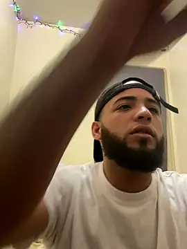 LeoPR00 online show from December 4, 6:44 am