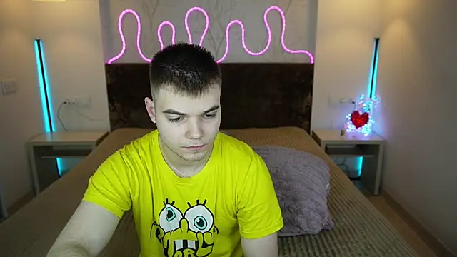 Vikki George online show from November 28, 1:08 am