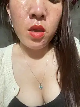 Snapshot of Luna-ass chatting on December 5, 12:58 pm Luna-ass online show from December 5, 12:58 pm