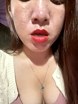 Snapshot of Luna-ass chatting on December 16, 12:48 am Luna-ass online show from December 16, 12:48 am