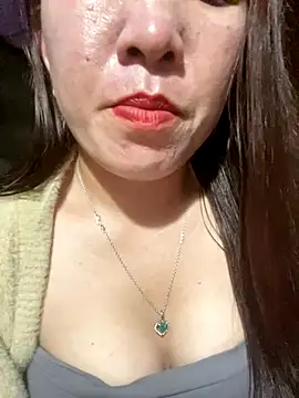 Snapshot of Luna-ass chatting on December 17, 1:06 pm Luna-ass online show from December 17, 1:06 pm