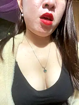 Snapshot of Luna-ass chatting on December 19, 1:23 am Luna-ass online show from December 19, 1:23 am