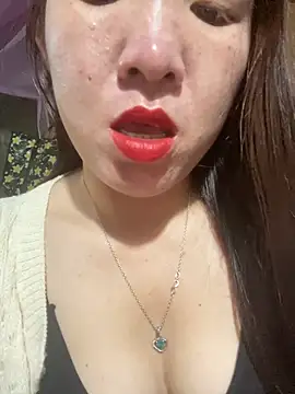 Snapshot of Luna-ass chatting on December 23, 12:41 am Luna-ass online show from December 23, 12:41 am