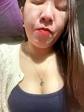 Snapshot of Luna-ass chatting on January 9, 12:46 am Luna-ass online show from January 9, 12:46 am