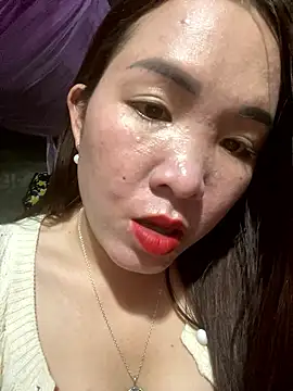 Snapshot of Luna-ass chatting on January 11, 12:32 pm Luna-ass online show from January 11, 12:32 pm