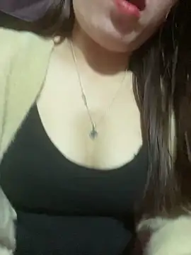 Snapshot of Luna-ass chatting on February 10, 1:10 am Luna-ass online show from February 10, 1:10 am