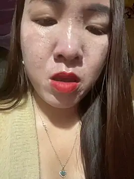 Snapshot of Luna-ass chatting on February 20, 12:18 am Luna-ass online show from February 20, 12:18 am