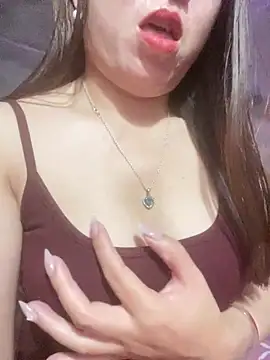 Snapshot of Luna-ass chatting on February 22, 2:37 pm Luna-ass online show from February 22, 2:37 pm