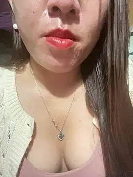 Snapshot of Luna-ass chatting on February 24, 12:19 am Luna-ass online show from February 24, 12:19 am