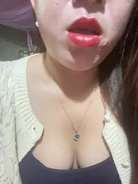 Snapshot of Luna-ass chatting on February 28, 12:33 am Luna-ass online show from February 28, 12:33 am