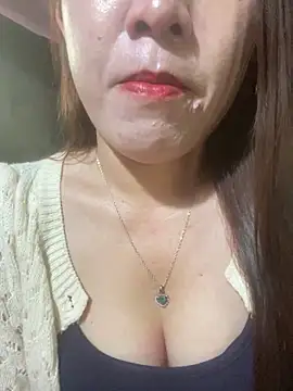 Snapshot of Luna-ass chatting on March 1, 12:45 am Luna-ass online show from March 1, 12:45 am